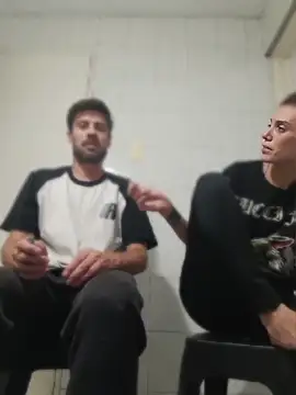 Snapshot of catsqueens chatting on April 15, 2026, 4:08 am catsqueens online show from April 15, 2026, 4:08 am