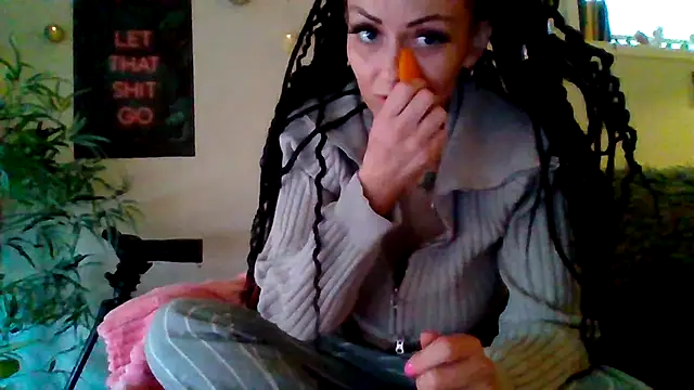 shyhornymommy online show from April 26, 2026, 2:53 am
