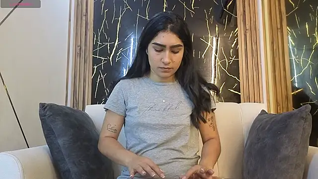 Snapshot of Julianas_pm chatting on April 15, 2026, 5:31 pm Julianas pm online show from April 15, 2026, 5:31 pm