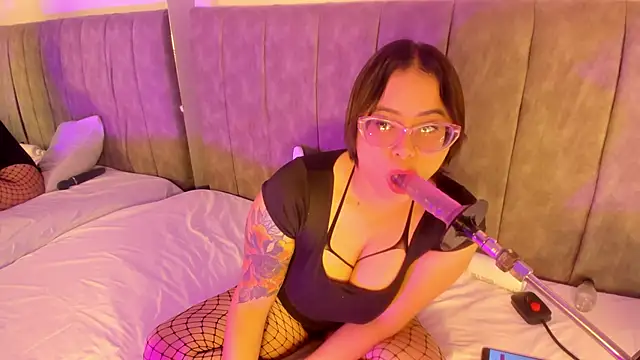 kiara78sweet online show from June 30, 2026, 12:39 pm