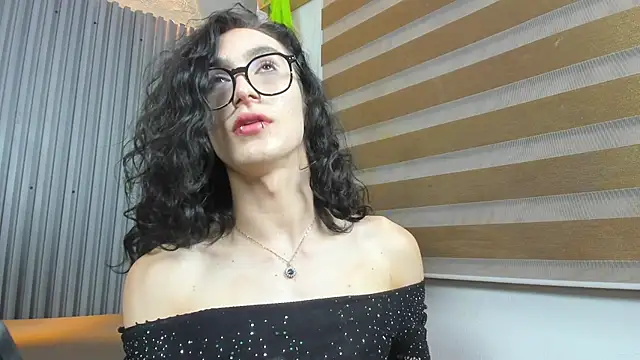 Snapshot of Shammy_rosse chatting on May 21, 2026, 1:23 am Shammy rosse online show from May 21, 2026, 1:23 am