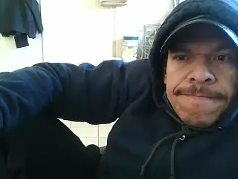 Snapshot of Oskr2024XXX chatting on January 3, 2025, 8:11 pm Oskr2024XXX online show from January 3, 2025, 8:11 pm