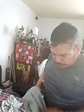 Snapshot of Oskr2024XXX chatting on February 13, 2025, 11:58 pm Oskr2024XXX online show from February 13, 2025, 11:58 pm