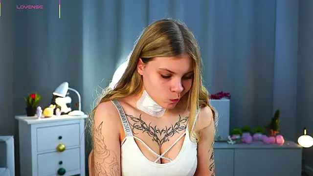 LesleeOpenshaw online show from April 14, 2026, 2:45 pm