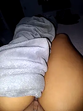 emimyy online show from April 28, 2026, 2:38 am