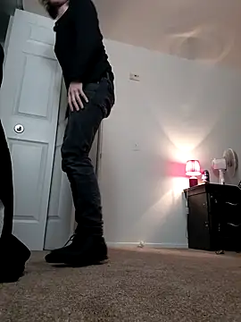 skylincumz online show from April 14, 2026, 3:23 am