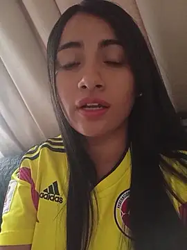 DaniellaGiraldo online show from June 17, 2026, 2:29 pm