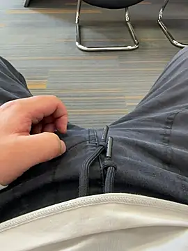 Snapshot of Justin-JYZ chatting on April 14, 2026, 5:02 am Justin-JYZ online show from April 14, 2026, 5:02 am