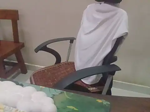 felixox25 online show from April 19, 2026, 6:13 am