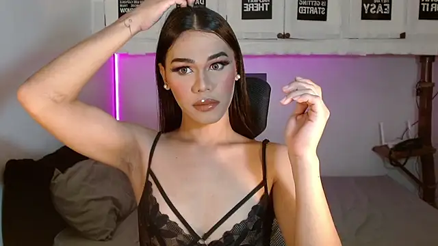 MollyButcher online show from May 12, 2026, 2:14 pm