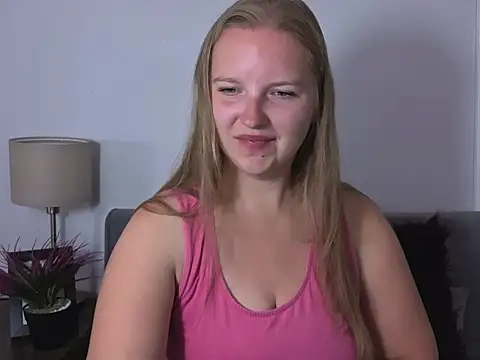 Snapshot of RoseTeacherX chatting on July 7, 2026, 7:45 am RoseTeacherX online show from July 7, 2026, 7:45 am