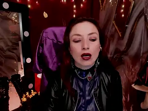 Queenscarlettsecret online show from May 1, 2026, 4:55 pm