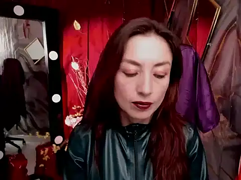 Queenscarlettsecret online show from May 11, 2026, 1:50 pm