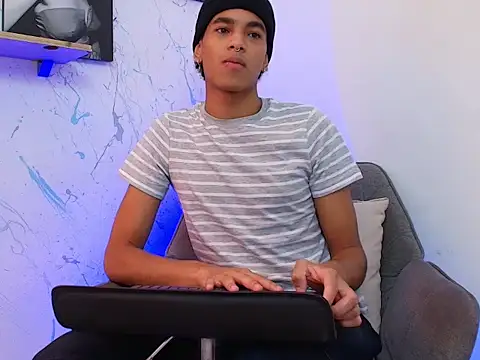 Gabriiel maddox online show from April 15, 2026, 1:51 pm