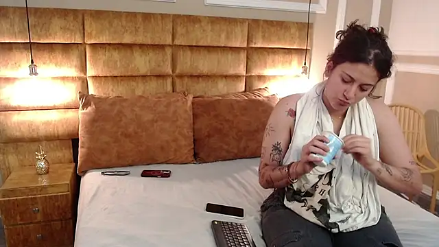 liaxxrose online show from April 22, 2026, 8:10 pm