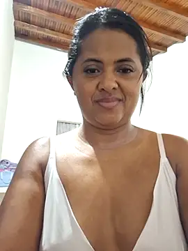 Snapshot of Ayla_Phone chatting on May 12, 2026, 4:09 am Ayla Phone online show from May 12, 2026, 4:09 am