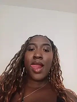 Snapshot of KaleaEbony chatting on June 20, 2026, 4:37 am KaleaEbony online show from June 20, 2026, 4:37 am