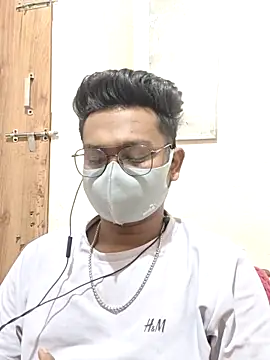 Snapshot of hot_boy995 chatting on May 15, 2026, 2:46 pm hot boy995 online show from May 15, 2026, 2:46 pm