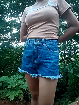 Snapshot of Elena_Mia chatting on July 6, 2026, 10:45 pm Elena Mia online show from July 6, 2026, 10:45 pm