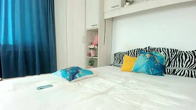 Snapshot of Mira_Shine chatting on July 15, 2026, 4:29 am Mira Shine online show from July 15, 2026, 4:29 am