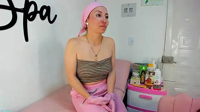 Snapshot of Sara_fun chatting on December 31, 2024, 7:31 am Sara fun online show from December 31, 2024, 7:31 am