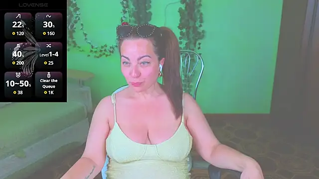 Zoe Zephyr online show from June 19, 2026, 6:40 am