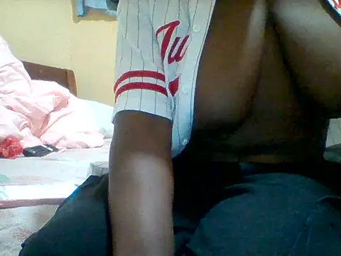 Snapshot of Lively008 chatting on April 15, 2026, 8:53 pm Lively008 online show from April 15, 2026, 8:53 pm