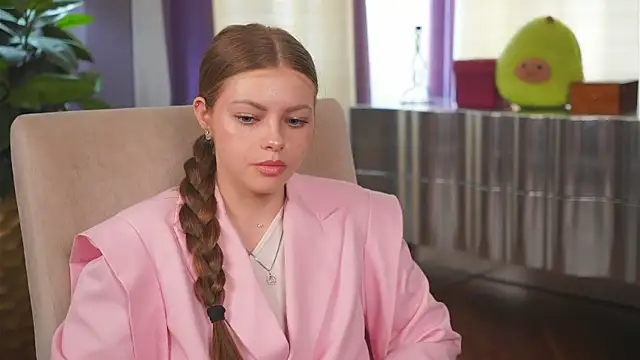 TamalaPetrone online show from April 17, 2026, 12:19 pm