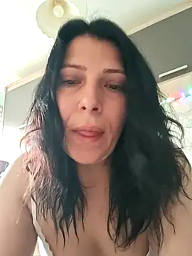 Snapshot of luna_-1 chatting on April 16, 2026, 5:08 am luna -1 online show from April 16, 2026, 5:08 am