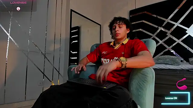 JayTaylorr online show from June 19, 2026, 11:36 am