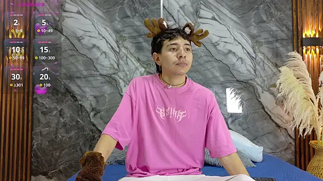 Snapshot of NoahWalker__ chatting on June 24, 2026, 10:58 am NoahWalker online show from June 24, 2026, 10:58 am