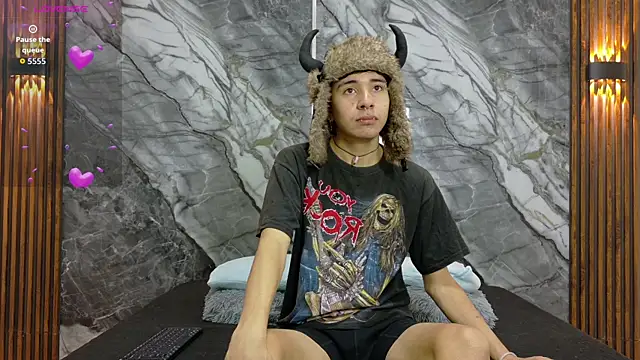 Snapshot of NoahWalker__ chatting on July 3, 2026, 11:05 am NoahWalker online show from July 3, 2026, 11:05 am