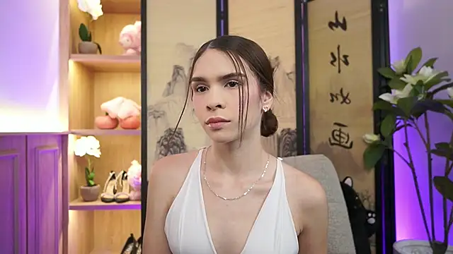 Snapshot of AlinaBennet_ chatting on July 3, 2026, 11:38 am AlinaBennet online show from July 3, 2026, 11:38 am