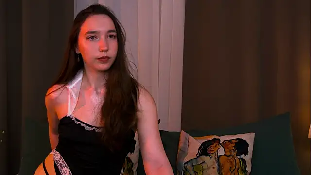Snapshot of Suzaneey chatting on July 3, 2026, 7:31 pm Suzaneey online show from July 3, 2026, 7:31 pm