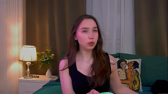 Snapshot of Suzaneey chatting on July 19, 2026, 7:17 pm Suzaneey online show from July 19, 2026, 7:17 pm