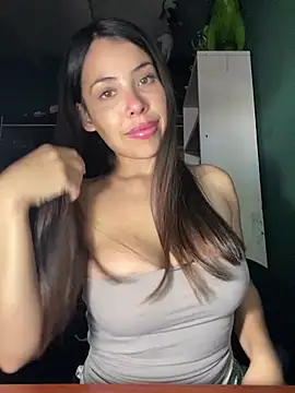 Snapshot of Juliett07 chatting on April 16, 2026, 7:14 pm Juliett07 online show from April 16, 2026, 7:14 pm