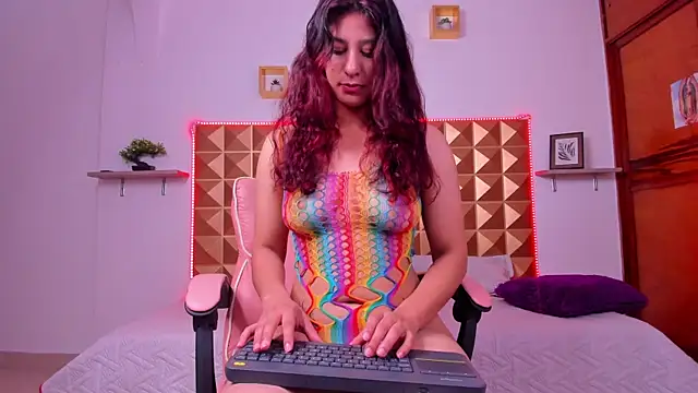 Naughty Kat  online show from April 25, 2026, 3:42 am