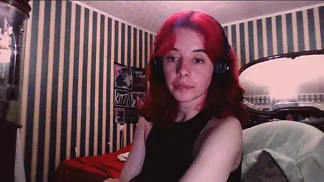 amberrrdolll  online show from June 30, 2026, 8:10 pm