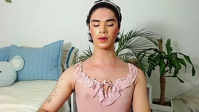 Rosseta cute1 online show from May 15, 2026, 1:56 am
