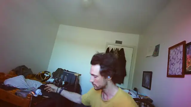 JohnnyMoves online show from June 3, 2026, 8:47 pm
