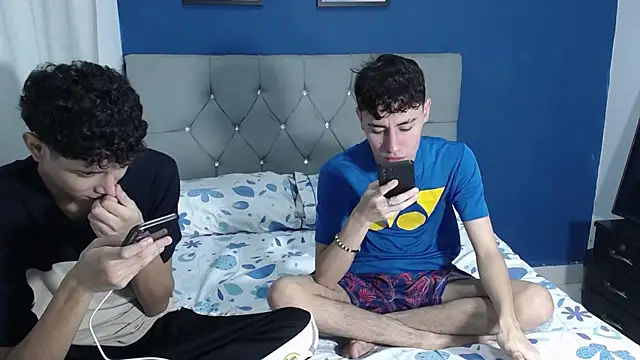 Thiago And Gael online show from July 23, 2026, 11:57 pm