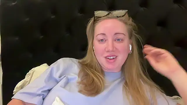 arielsweetieee online show from June 8, 2026, 3:40 am