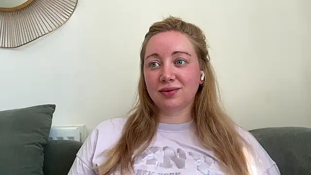 arielsweetieee online show from June 18, 2026, 9:36 am