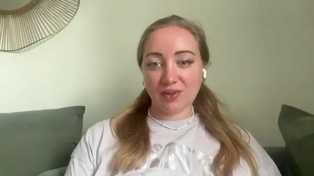 arielsweetieee online show from June 30, 2026, 8:59 am