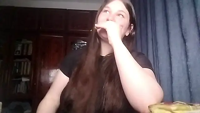 BeatriceMolands online show from April 22, 2026, 6:31 pm