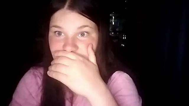 BeatriceMolands online show from May 27, 2026, 6:27 pm