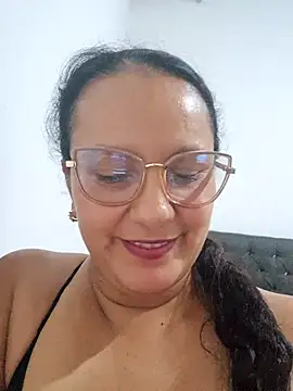 Snapshot of Samanta-42 chatting on April 16, 2026, 9:39 pm Samanta-42 online show from April 16, 2026, 9:39 pm