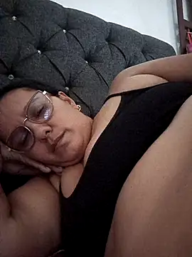 Snapshot of Samanta-42 chatting on May 27, 2026, 6:27 pm Samanta-42 online show from May 27, 2026, 6:27 pm