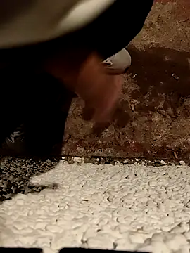 Tuyxo online show from April 24, 2026, 8:55 pm