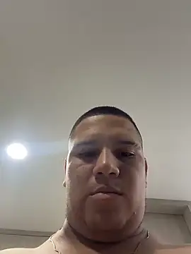 Snapshot of Patricio_02 chatting on May 17, 2026, 3:59 am Patricio 02 online show from May 17, 2026, 3:59 am